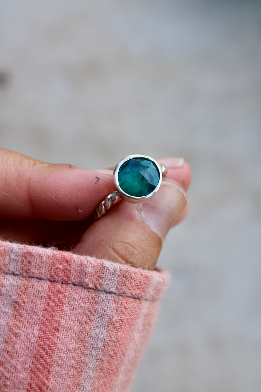 EMERALD RING SIZE 7.75